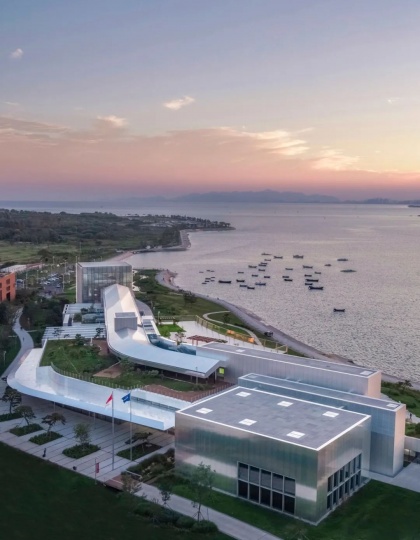 TAG·西海美术馆在唐岛湾畔的落成，从此青岛有了一座国际标准国家级规模的当代艺术地标
