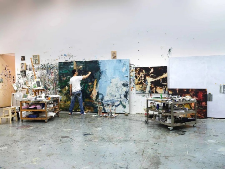 屠宏涛于工作室 © 屠宏涛
屠宏涛于工作室 © 屠宏涛