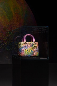 王郁洋作品
王郁洋作品