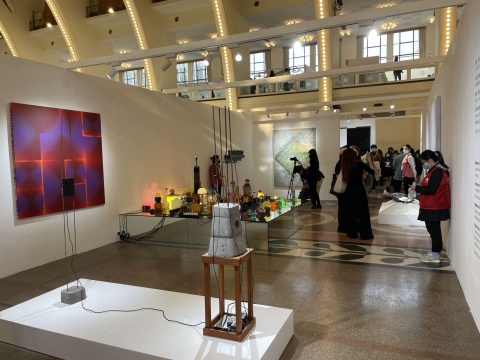 2020-2021 保时捷“中国青年艺术家双年评选”获奖者作品展“再生”展览现场