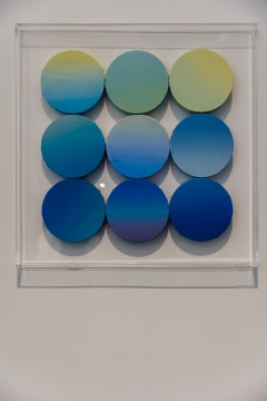 光—天空 —时空序列 No.7-1
55x55cm
布⾯丙烯
2021
光—天空 —时空序列 No.7-1
55x55cm
布⾯丙烯
2021