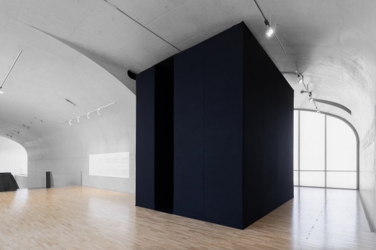 “施拉泽·赫什阿里:根茎”现场图,龙美术馆(西岸馆),展期:2023.3.5-5.7 © 施拉泽·赫什阿里,摄影:shaunley
Installation view of “施拉泽·赫什阿里:根茎”现场图,龙美术馆(西岸馆),展期:2023.3.5-5.7 © 施拉泽·赫什阿里,摄影:shaunley
Installation view of