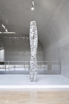 “施拉泽·赫什阿里:根茎”现场图,龙美术馆(西岸馆),展期:2023.3.5-5.7 © 施拉泽·赫什阿里,摄影:shaunley
Installation view of “施拉泽·赫什阿里:根茎”现场图,龙美术馆(西岸馆),展期:2023.3.5-5.7 © 施拉泽·赫什阿里,摄影:shaunley
Installation view of
