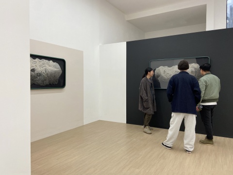 “在幽暗中感知的牡蛎”展览现场,新氧艺O2art顺义OOPS项目空间
“在幽暗中感知的牡蛎”展览现场,新氧艺O2art顺义OOPS项目空间