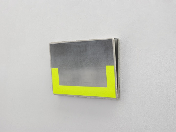 《每天》 25×36.5cm 笔记本电脑上塑型膏、丙烯、喷罐漆 2021
《每天》 25×36.5cm 笔记本电脑上塑型膏、丙烯、喷罐漆 2021