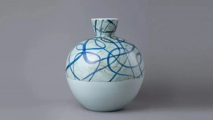 白明 《绸舞》
49×44cm(直径) 瓷 2017
季丰轩画廊
白明 《绸舞》
49×44cm(直径) 瓷 2017
季丰轩画廊