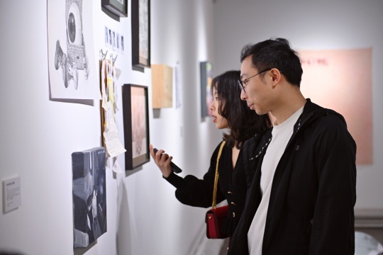 18岁,桂茜榕个展“瞳距”:用双重视察视角创作 18岁,桂茜榕个展“瞳距”:用双重视察视角创作