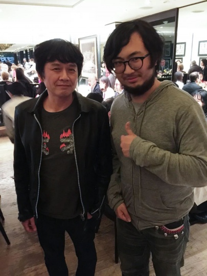 周艟与日本艺术家奈良美智（左）在香港 2015
