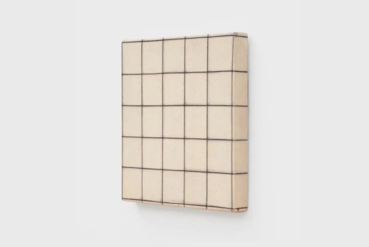 《拉伸图(5×5格)》36.8×36.5cm 炭笔、棉布画布 1963
《拉伸图(5×5格)》36.8×36.5cm 炭笔、棉布画布 1963