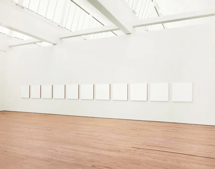 《向量》 共11部件 94.9×94.9×3.5cm
聚醋酸乙烯酯乳液胶覆盖的木板面油画,及松木与红木插入物
1975/1996–97迪亚艺术基金会收藏
《向量》 共11部件 94.9×94.9×3.5cm
聚醋酸乙烯酯乳液胶覆盖的木板面油画,及松木与红木插入物
1975/1996–97迪亚艺术基金会收藏