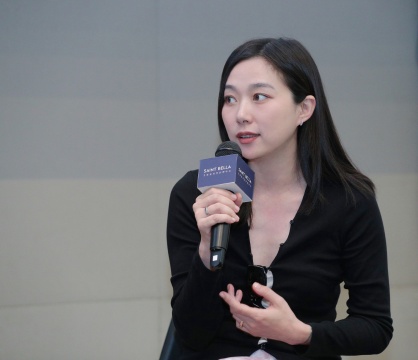 知名艺评人、艺术写作者鞠白玉女士现场分享 知名艺评人、艺术写作者鞠白玉女士现场分享