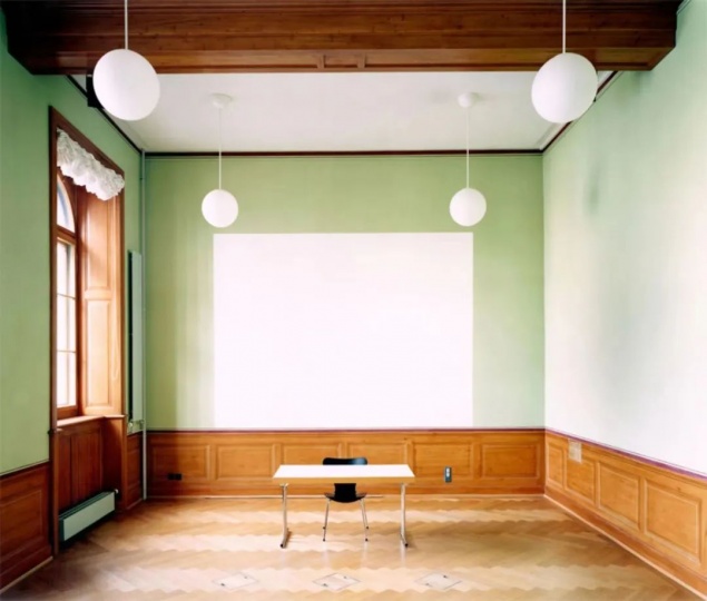 康迪达·赫弗《苏黎世联邦理工学院》
180×202.6cm 彩色合剂冲印 2005
6.5万欧元,已售
德玉堂画廊
康迪达·赫弗《苏黎世联邦理工学院》
180×202.6cm 彩色合剂冲印 2005
6.5万欧元,已售
德玉堂画廊
