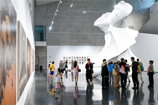 火热七月,艺术盛会!“时间引力——2023成都双年展”隆重开幕 火热七月,艺术盛会!“时间引力——2023成都双年展”隆重开幕