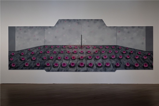 张晓刚《舞台5号:羽衣甘蓝》218×600cm 布面油画 2022
张晓刚《舞台5号:羽衣甘蓝》218×600cm 布面油画 2022