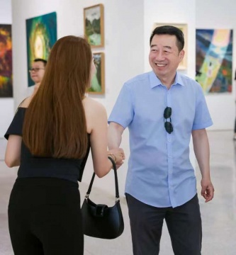 中国文联党组成员、书记处书记、中国电影家协会分党组书记张宏在开幕式现场
中国文联党组成员、书记处书记、中国电影家协会分党组书记张宏在开幕式现场