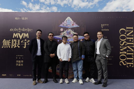 摩登天空&吉本岗艺术中心，从左至右：盛立宇、李振华、沈黎晖、方堃、李嘉木、张俊彦

&nbsp;
