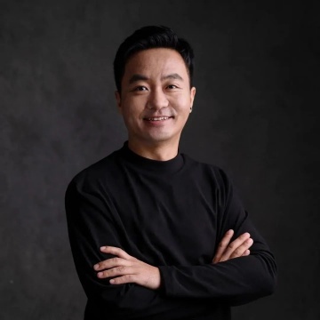 马晟哲
1985年生于内蒙古鄂尔多斯,2008年毕业于大连大学美术学院视觉传达专业获学士学位,现工作生活于北京。
马晟哲
1985年生于内蒙古鄂尔多斯,2008年毕业于大连大学美术学院视觉传达专业获学士学位,现工作生活于北京。
