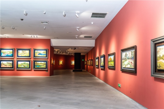 游历半生,重拾画笔,“高尔夫风景:张少侠油画作品展”开幕 游历半生,重拾画笔,“高尔夫风景:张少侠油画作品展”开幕