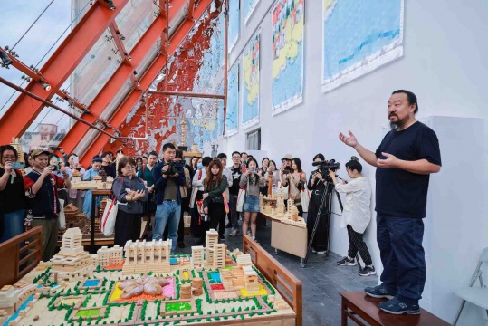 “迭代20——上海多伦现代美术馆建馆二十周年特展”开幕现场
图片由上海多伦美术馆提供
“迭代20——上海多伦现代美术馆建馆二十周年特展”开幕现场
图片由上海多伦美术馆提供