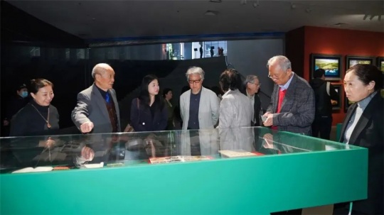 游历半生,重拾画笔,“高尔夫风景:张少侠油画作品展”开幕 游历半生,重拾画笔,“高尔夫风景:张少侠油画作品展”开幕
