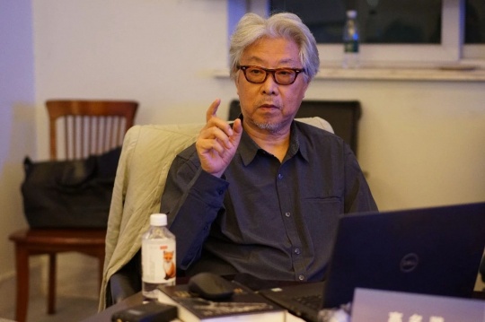 美国匹兹堡大学教授、学术主持高名潞发言
美国匹兹堡大学教授、学术主持高名潞发言