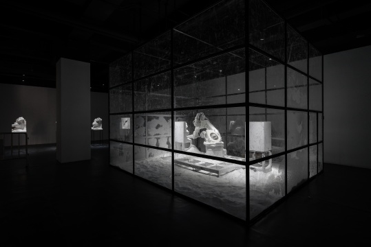 夸尤拉(Quayola),《雕塑工厂:普鲁托和普洛塞尔皮娜》,2018,装置,尺寸可变
夸尤拉(Quayola),《雕塑工厂:普鲁托和普洛塞尔皮娜》,2018,装置,尺寸可变