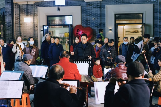 《龙凤呈祥》民乐演奏表演
《龙凤呈祥》民乐演奏表演