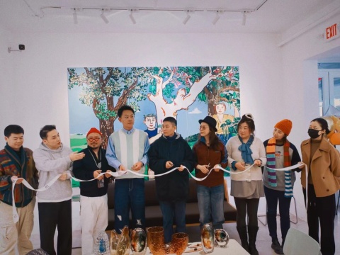 王子琛、周婷婷 控制“黑”的力量X「凝·望」作品展拉开序幕 王子琛、周婷婷 控制“黑”的力量X「凝·望」作品展拉开序幕