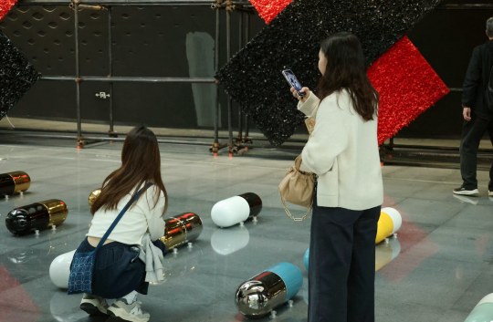 28米非遗长龙+花彩爆破大秀,静态展览与艺术表演结合的跨界新体验 28米非遗长龙+花彩爆破大秀,静态展览与艺术表演结合的跨界新体验