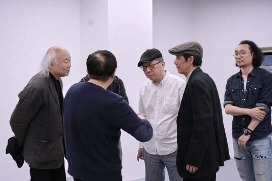 “艺海三人展” 开幕现场亘画廊 2024 “艺海三人展” 开幕现场亘画廊 2024