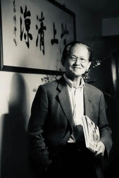 中国艺术史泰斗、著名书画鉴定家及书画家傅申先生已于2024年4月16日凌晨1点20分在杭州富阳逝世,享年88岁。 中国艺术史泰斗、著名书画鉴定家及书画家傅申先生已于2024年4月16日凌晨1点20分在杭州富阳逝世,享年88岁。