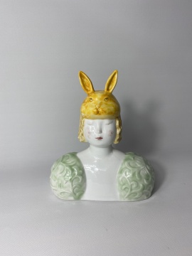 吴小艳《兔孩儿》18x8x20cm 陶瓷 2023
吴小艳《兔孩儿》18x8x20cm 陶瓷 2023