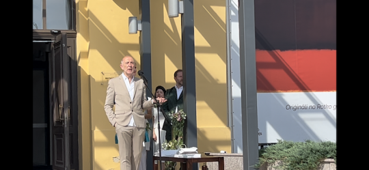 英国著名策展人菲利浦·多德致辞
英国著名策展人菲利浦·多德致辞
