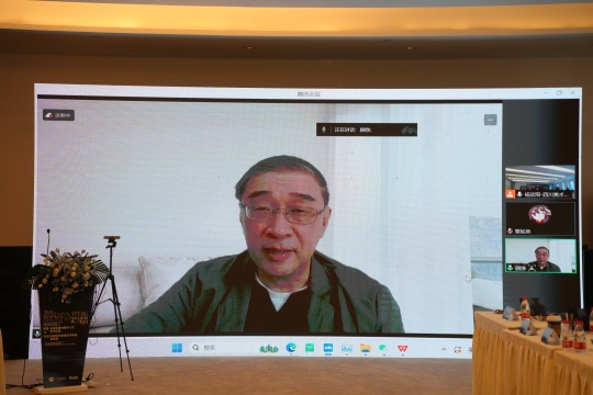 中国当代影像艺术年鉴顾问、复旦大学教授顾铮
中国当代影像艺术年鉴顾问、复旦大学教授顾铮