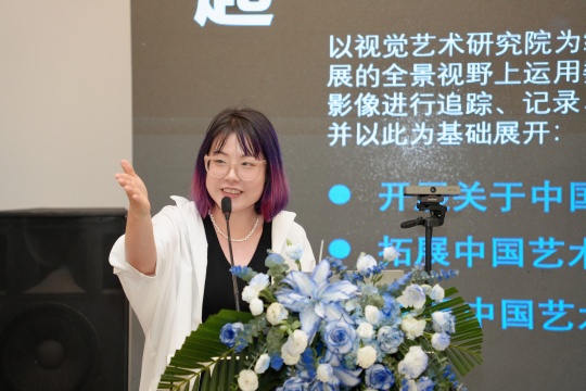 “中国当代影像艺术年鉴·西南工作站”的负责人,中国艺术创作数字影像中心学术专员刘媛
“中国当代影像艺术年鉴·西南工作站”的负责人,中国艺术创作数字影像中心学术专员刘媛
