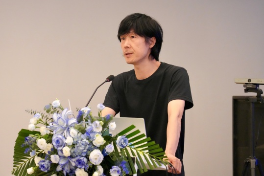 谢子龙影像艺术馆艺术总监,中国美术学院跨媒体艺术学院研究员董冰峰
谢子龙影像艺术馆艺术总监,中国美术学院跨媒体艺术学院研究员董冰峰