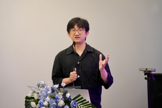 中央戏剧学院副教授、美凯龙艺术中心总监杨北辰
中央戏剧学院副教授、美凯龙艺术中心总监杨北辰