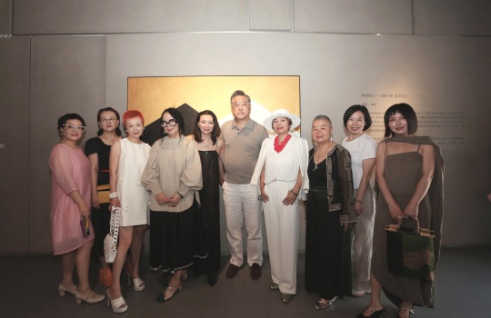 嘉宾合影 (图片来源:在3画廊)
嘉宾合影 (图片来源:在3画廊)