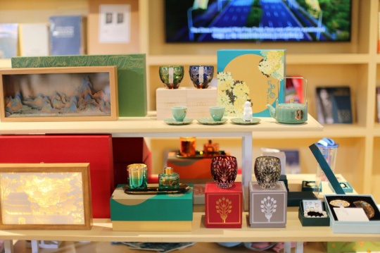 艺术点亮阅读 国际艺术图书专题展示区亮相2024上海书展 艺术点亮阅读 国际艺术图书专题展示区亮相2024上海书展