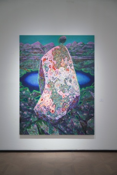 郭亚冠《项链010》,220×165cm,布面丙烯,2023
郭亚冠《项链010》,220×165cm,布面丙烯,2023