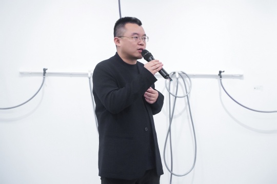 艺术家 孙晓晨先生
江西省美术家协会副主席 江西省文化和旅游研究院 国家一级美术师
艺术家 孙晓晨先生
江西省美术家协会副主席 江西省文化和旅游研究院 国家一级美术师