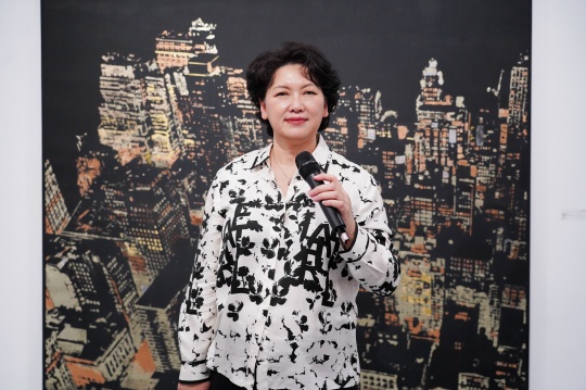 亘画廊出品人柔强女士 北京兰斯麦芒文化有限公司董事长
亘画廊出品人柔强女士 北京兰斯麦芒文化有限公司董事长