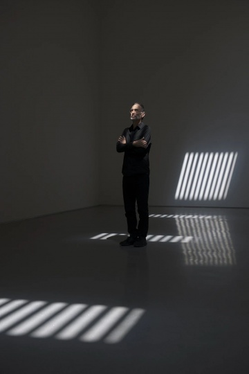 2024年5月初，劳伦斯·何浦林（Lorenz Helbling）

在硬件全面升级的香格纳北京空间
