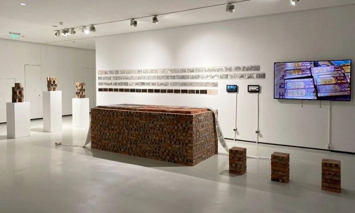 《脚手架上下的生活》,“明天雕塑奖”展览现场
罗中立美术馆,2023年3月22日
《脚手架上下的生活》,“明天雕塑奖”展览现场
罗中立美术馆,2023年3月22日