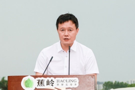 梅州市政府副秘书长徐振东致辞
