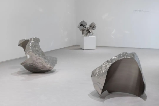 无规矩也要成方圆!展望新展“坍缩的几何学”于诚品画廊开幕 无规矩也要成方圆!展望新展“坍缩的几何学”于诚品画廊开幕
