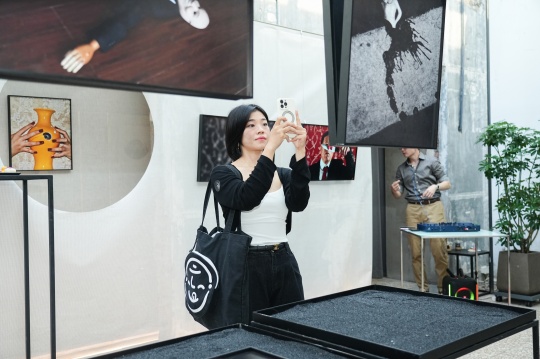 「一种必要的暗度:练习看见的第五年」邱随灵首次个展,用镜头写下的青春期独白 「一种必要的暗度:练习看见的第五年」邱随灵首次个展,用镜头写下的青春期独白