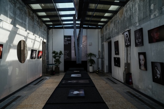 「一种必要的暗度:练习看见的第五年」邱随灵首次个展,用镜头写下的青春期独白 「一种必要的暗度:练习看见的第五年」邱随灵首次个展,用镜头写下的青春期独白