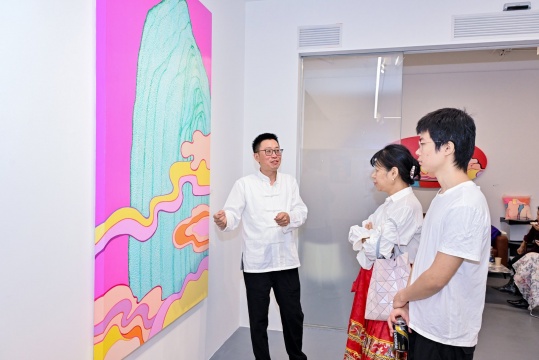 画廊主理人 李征先生
 画廊主理人 李征先生