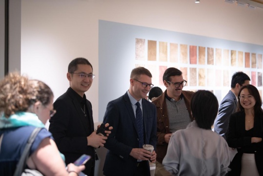 中法环境月东北站：开幕仪式现场嘉宾参观展览
